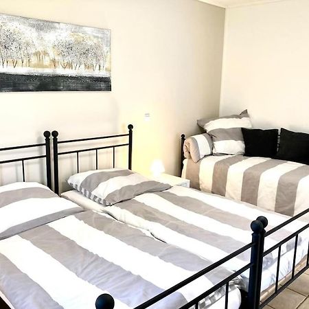 Helle Wohnung Mit Wintergarten - Nahe Ruhrgebiet Und Freizeitpark Movie Park Bottrop Buitenkant foto