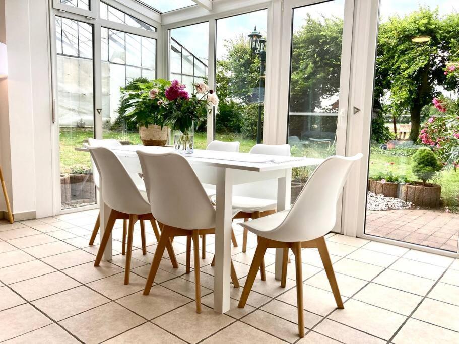Helle Wohnung Mit Wintergarten - Nahe Ruhrgebiet Und Freizeitpark Movie Park Bottrop Buitenkant foto