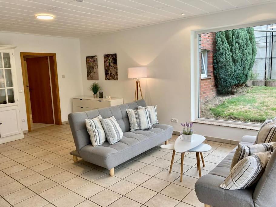 Helle Wohnung Mit Wintergarten - Nahe Ruhrgebiet Und Freizeitpark Movie Park Bottrop Buitenkant foto